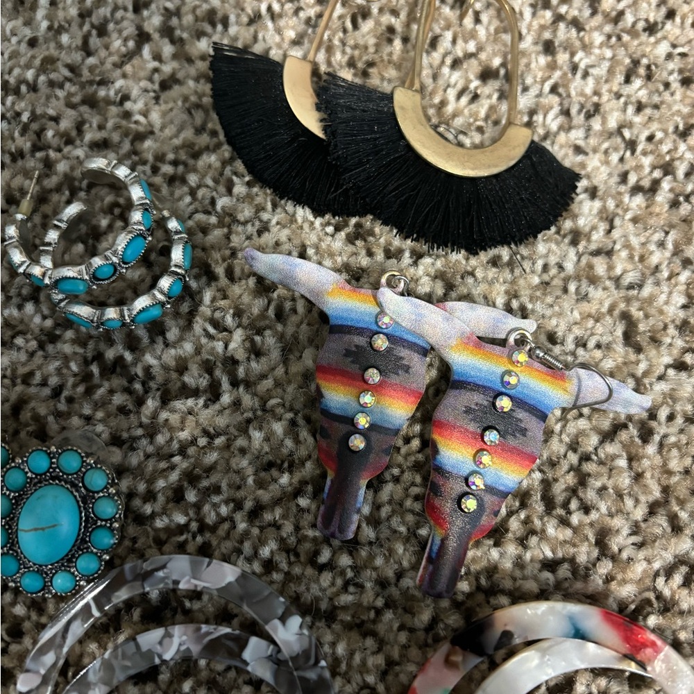 Bundle of earrings!